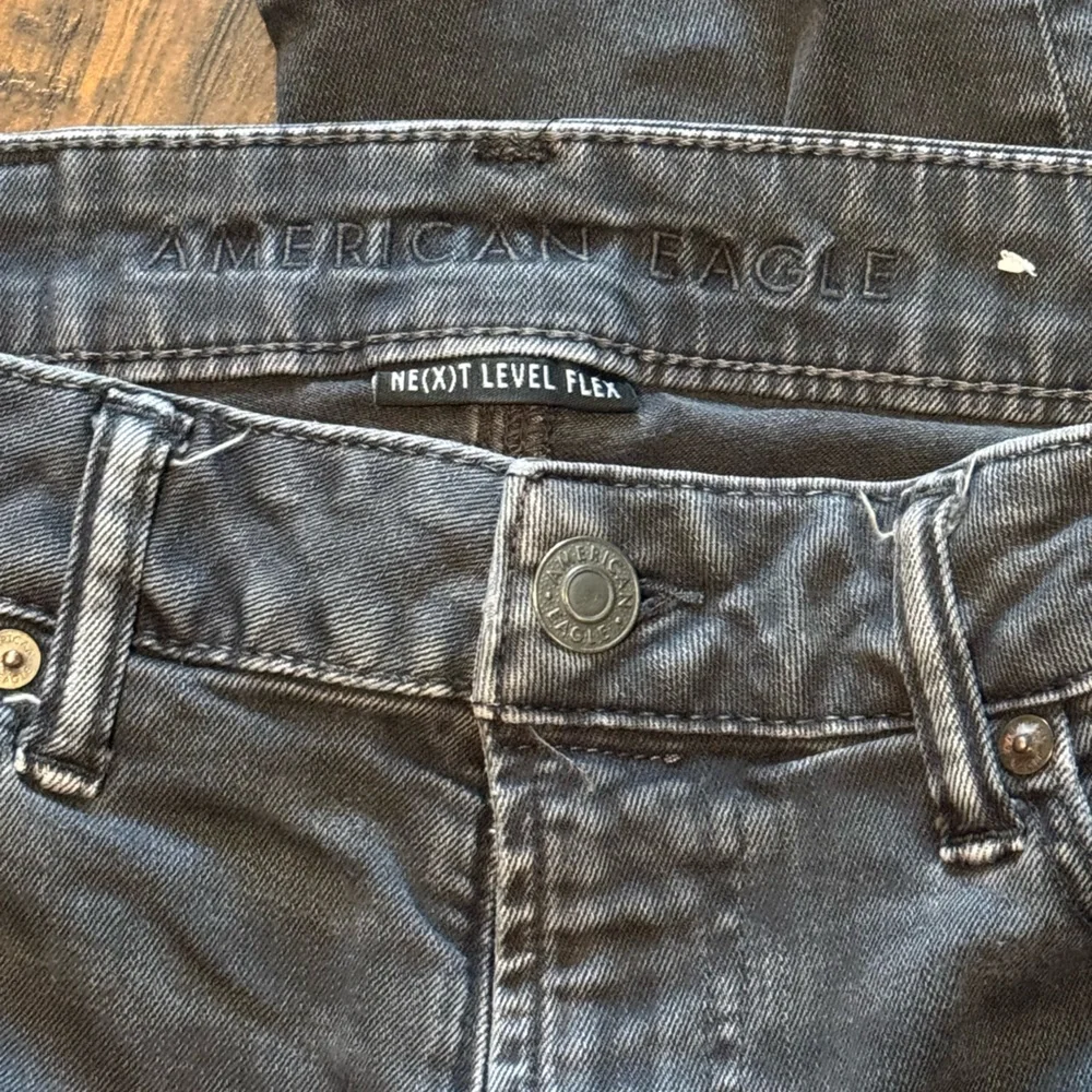 American Eagle Jeans Mens 28x32 Slim Straight Leg Black Denim‎ Distressed Grunge